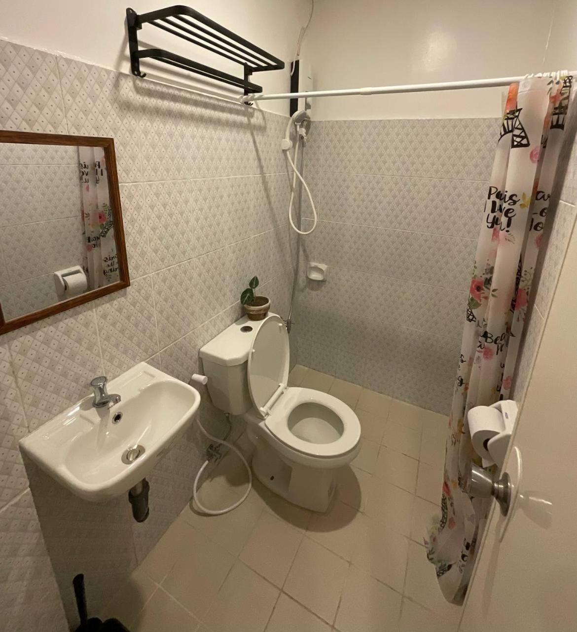 Halajo Bnb Transient Laoag Szoba fotó