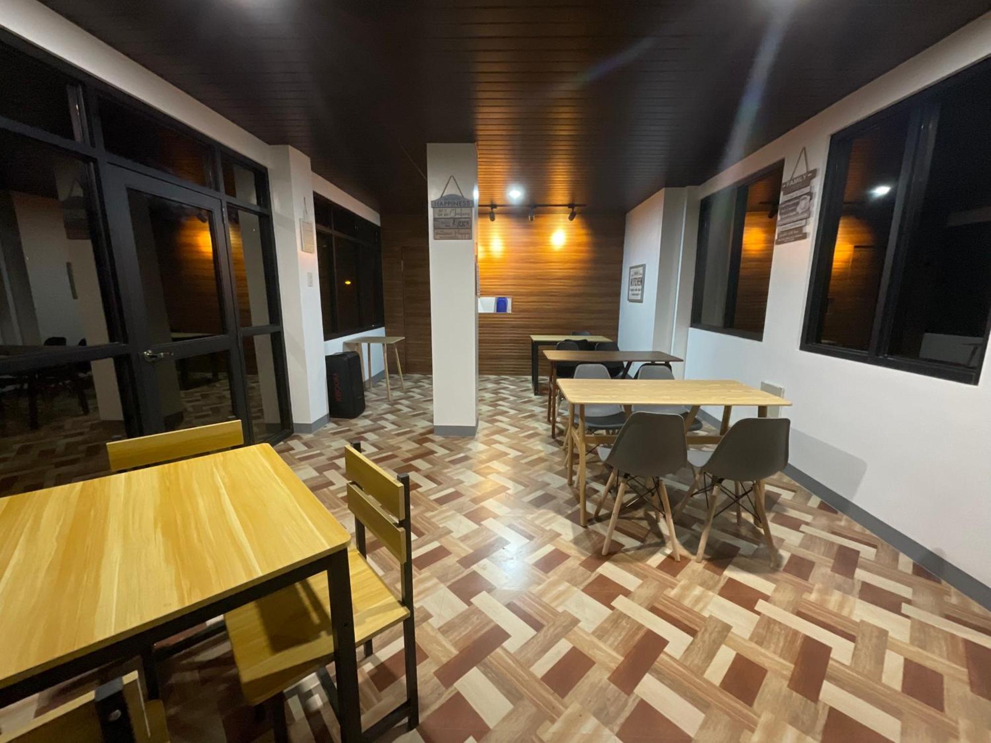 Halajo Bnb Transient Laoag Kültér fotó